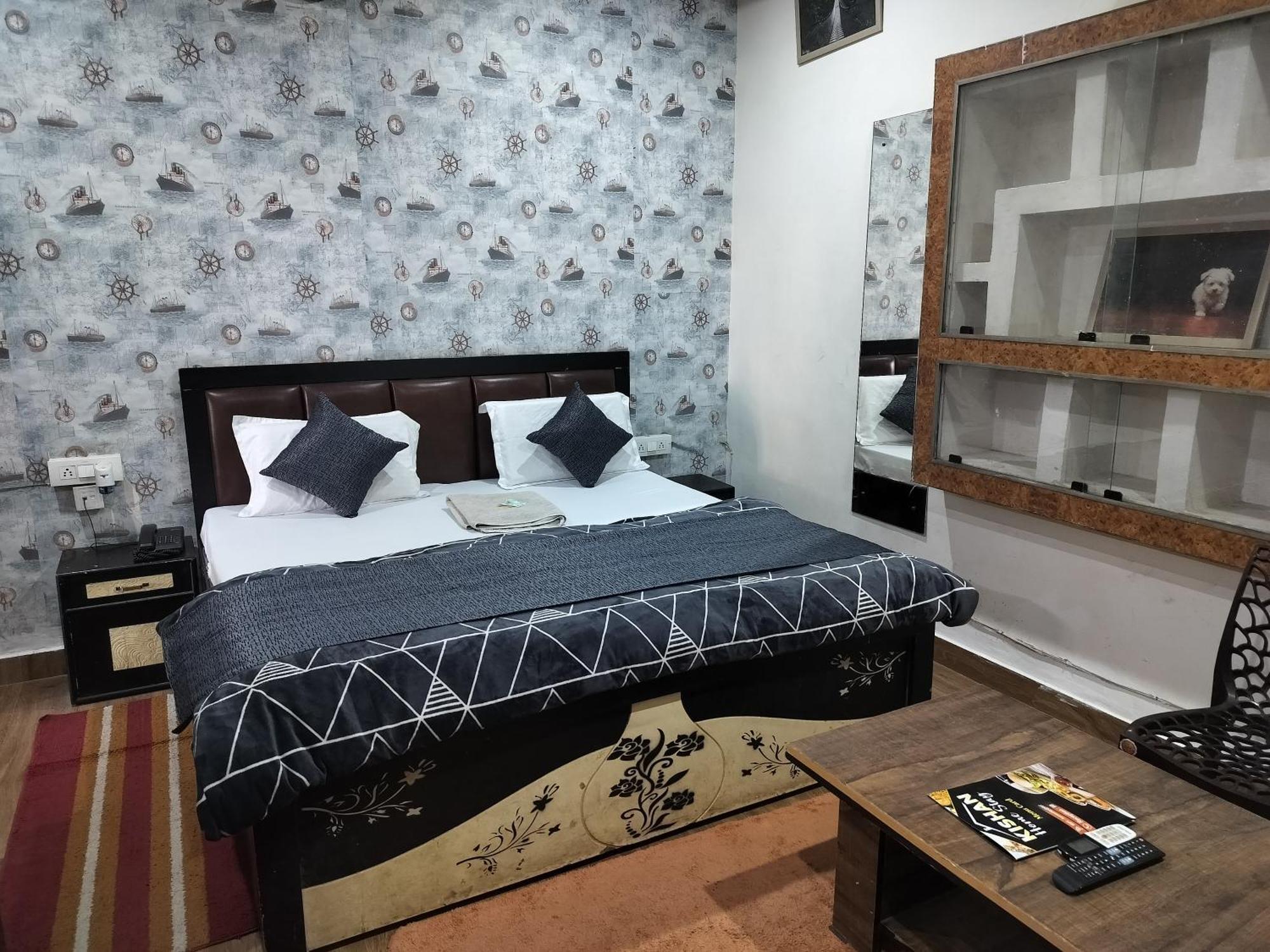 Kishan Home Stay Matura Exterior foto