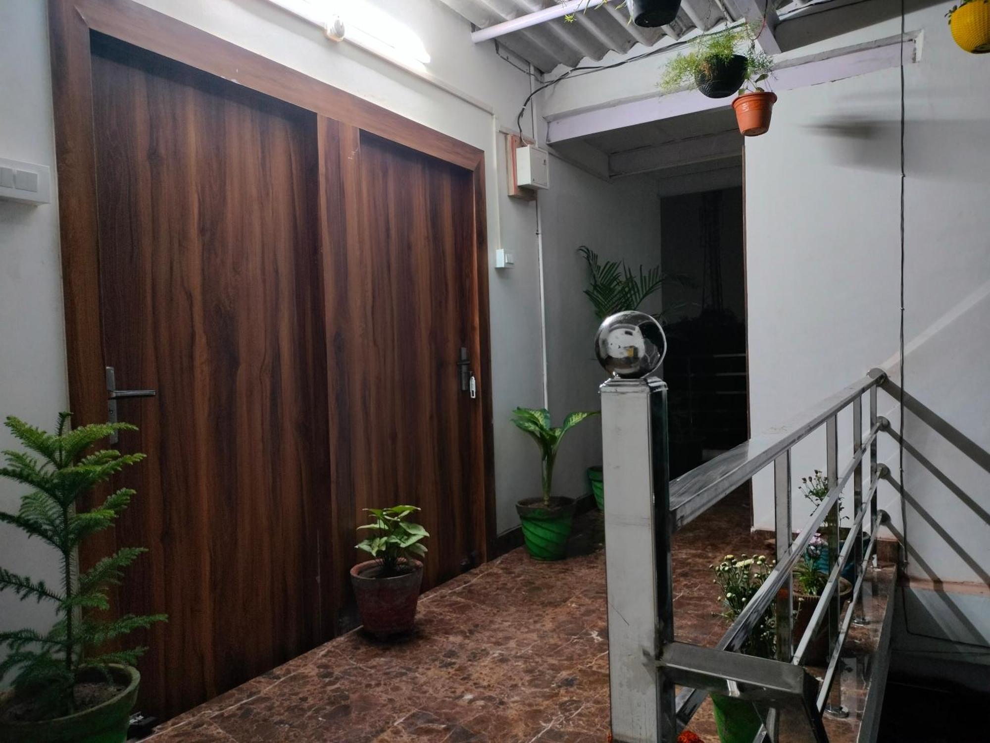 Kishan Home Stay Matura Exterior foto