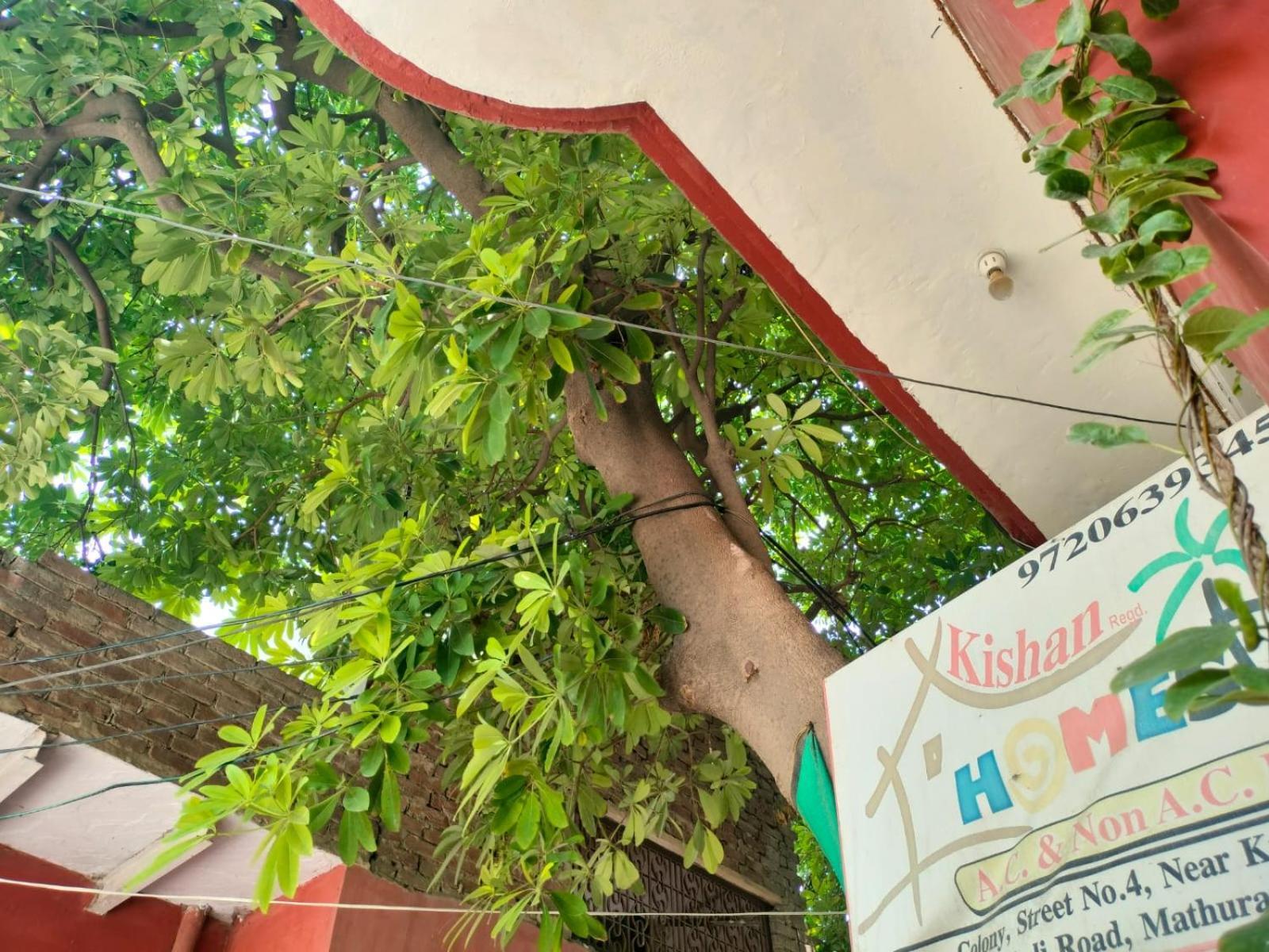 Kishan Home Stay Matura Exterior foto