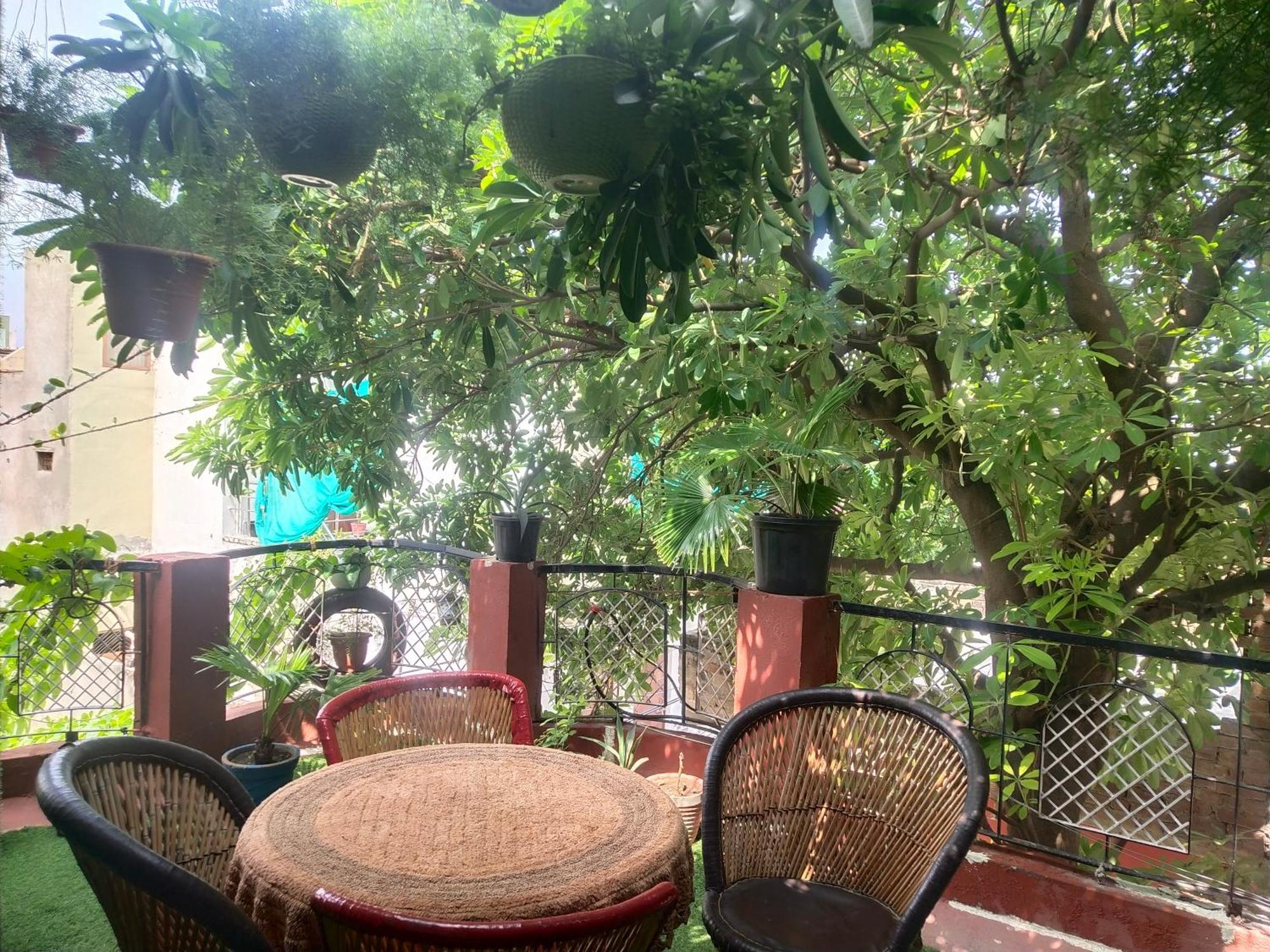 Kishan Home Stay Matura Exterior foto