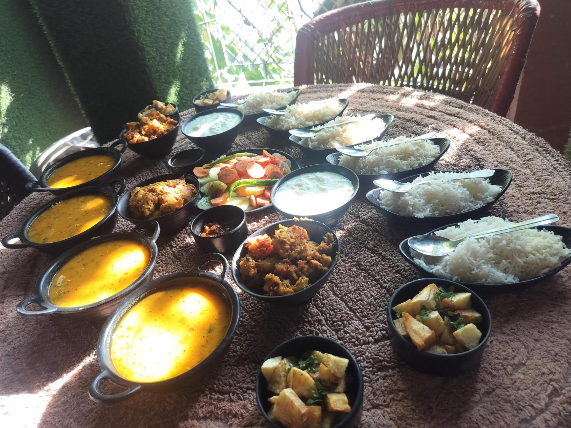 Kishan Home Stay Matura Exterior foto